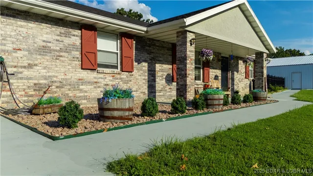 $589,900 | 312 Charger Drive, Macks Creek, MO 65786