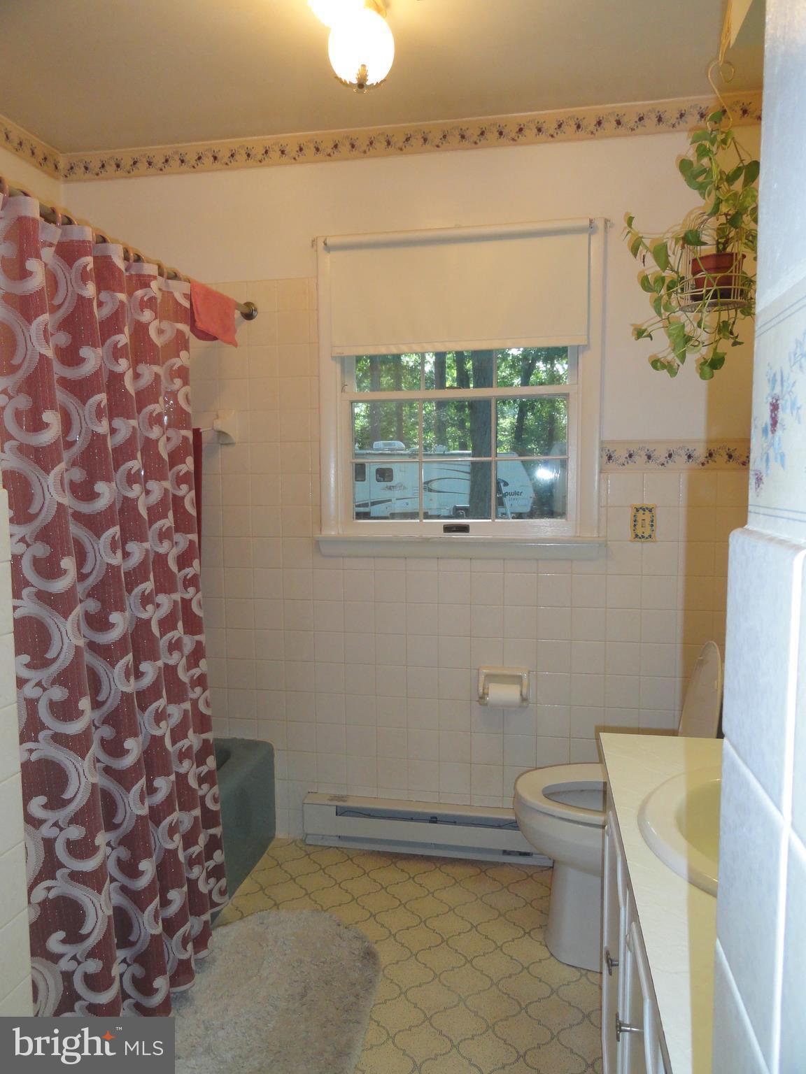 1112 Cox Neck Road Chester, MD 21619 - Photo 12 of 13 Bath