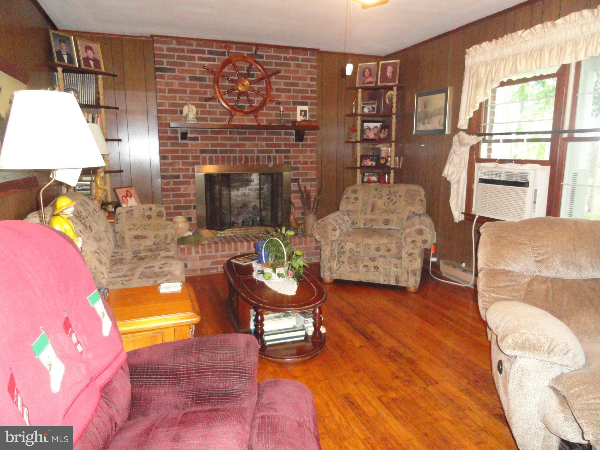 1112 Cox Neck Road Chester, MD 21619 - Photo 7 of 13 Living Room