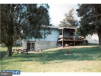 136 Gerald Avenue Reading, PA 19607 - Photo 3 of 9 Gallery Image 3
