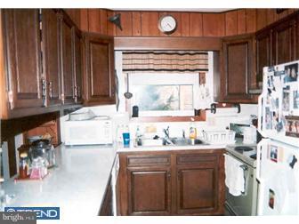 136 Gerald Avenue Reading, PA 19607 - Photo 4 of 9 Gallery Image 4