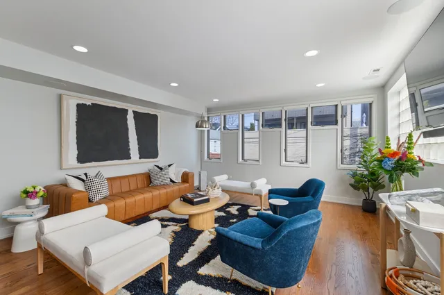 $1,250,000 | 1527 West Pearson Street, Chicago, IL 60642