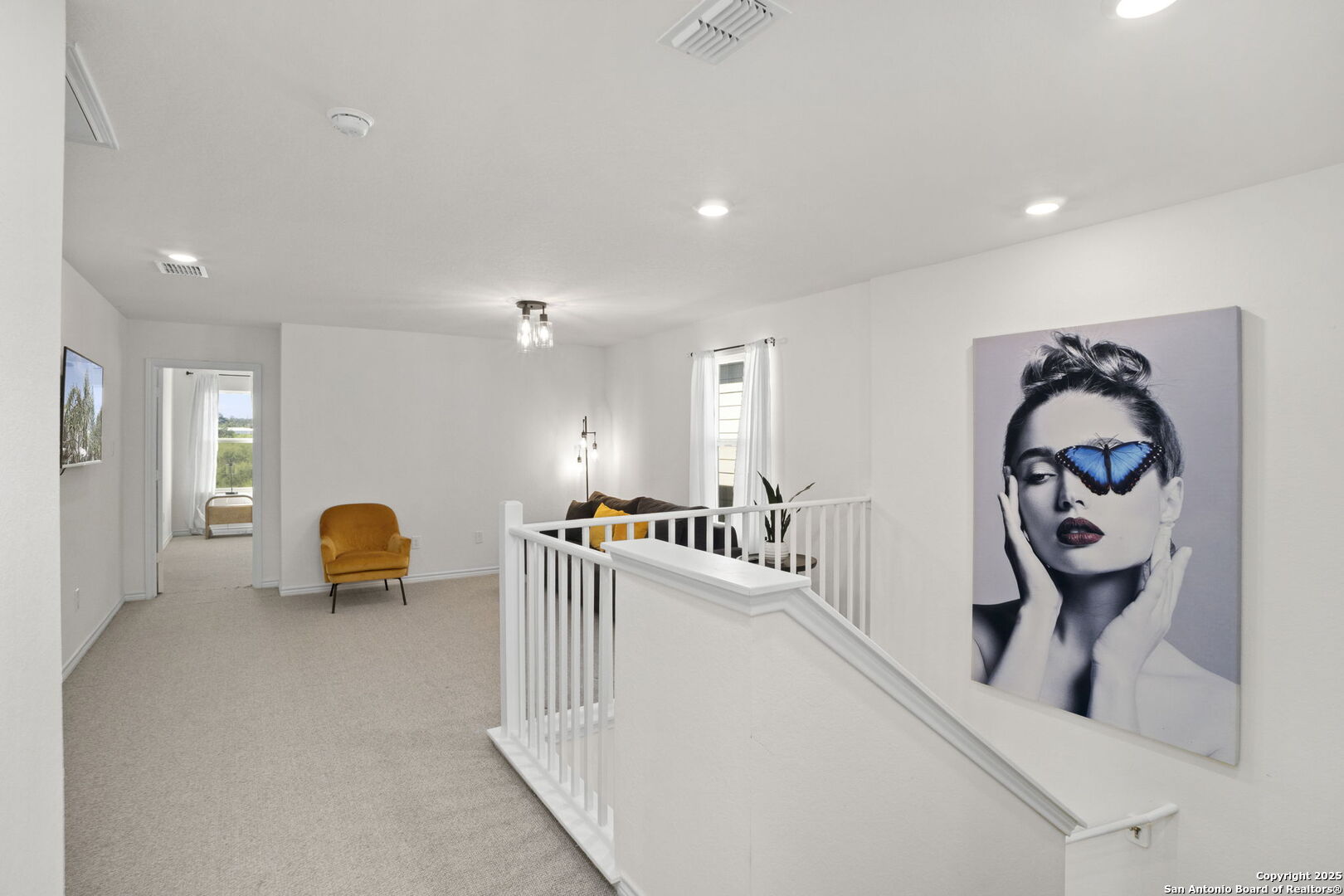14839 Vance Jackson Road, Unit 508 San Antonio, TX 78249 - Photo 23 of 35 a living room with furniture and a mirror