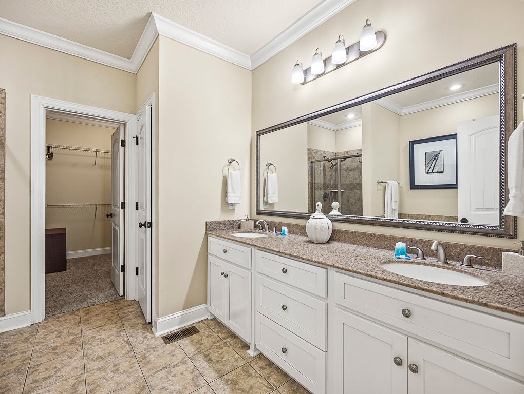 802 Reserve Lane St. Simons Island, GA 31522 - Photo 22 of 48 Primary Bathroom