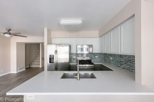 $2,349 | 3159 Teal Bay Court, Aurora, IL 60503