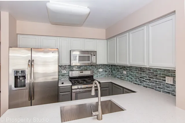 $2,349 | 3159 Teal Bay Court, Aurora, IL 60503