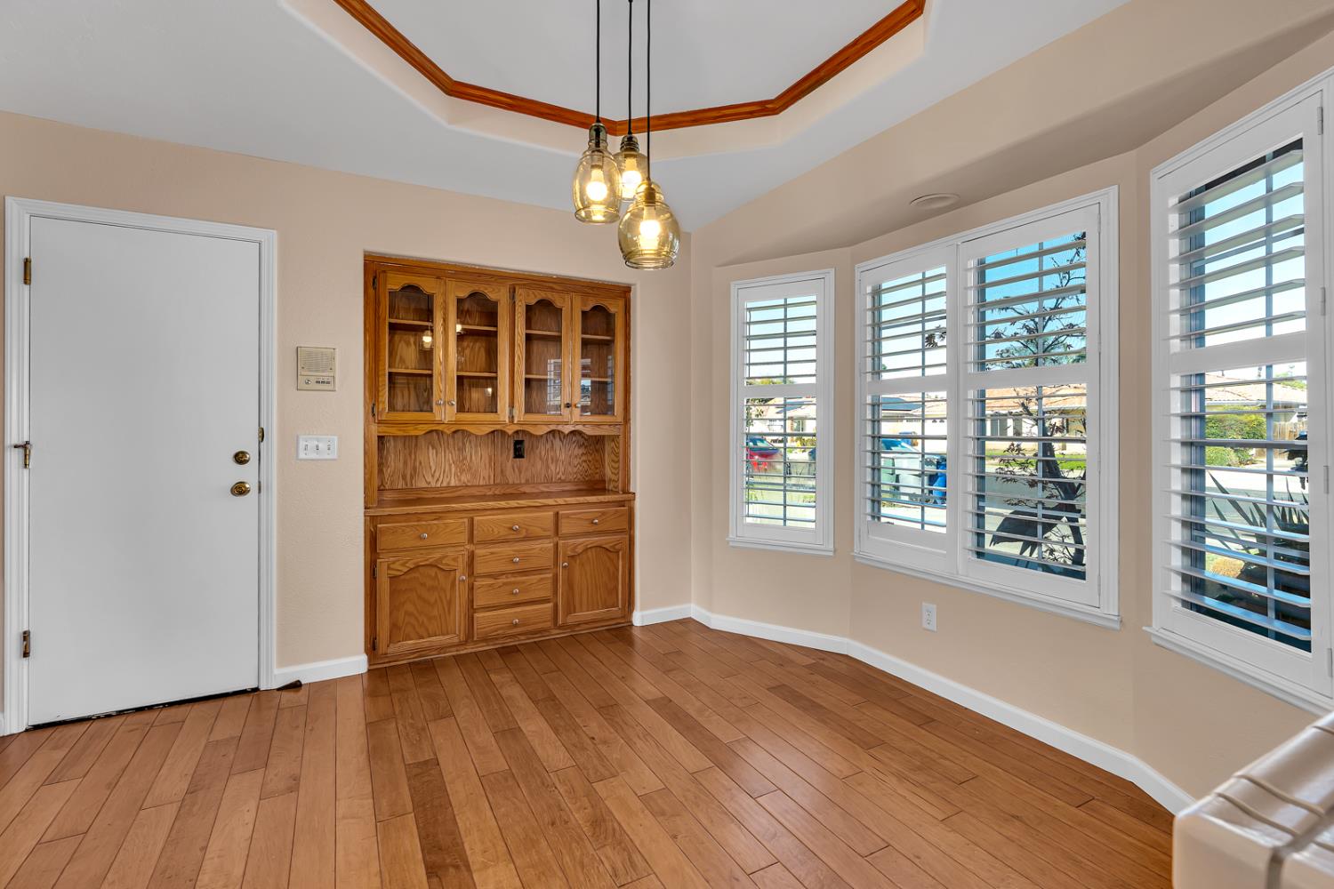 2352 Frederick Way Madera, CA 93637 - Photo 26 of 39 a view of a room with cabinet and windows