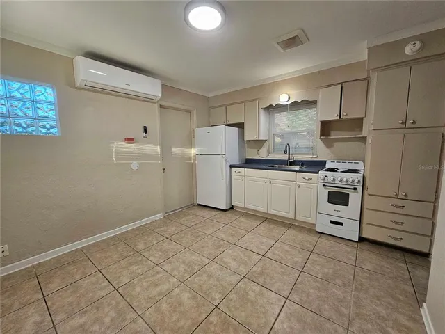 $1,000 | 5311 Davisson Avenue, Orlando, FL 32810