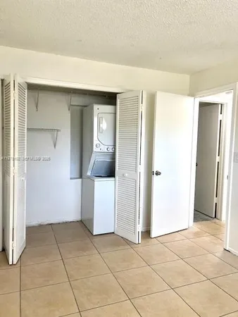 $1,995 | 5100 Southwest 64th Avenue, Unit 105, Davie, FL 33314