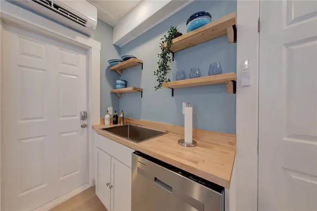 $5,334 | 382 Spring Street, Unit 3, Newport, RI 02840