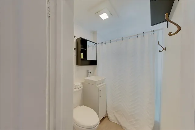 $5,334 | 382 Spring Street, Unit 3, Newport, RI 02840