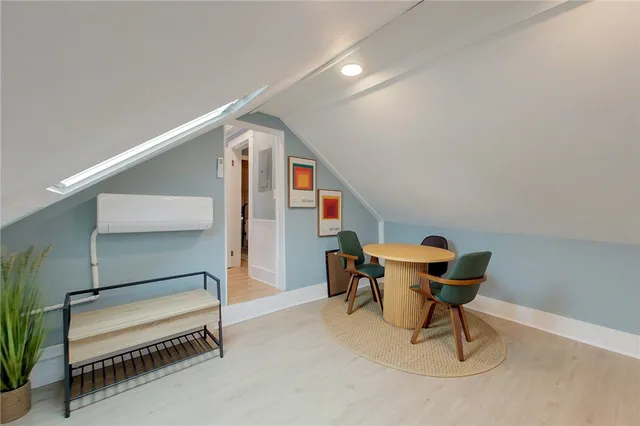 $5,334 | 382 Spring Street, Unit 3, Newport, RI 02840