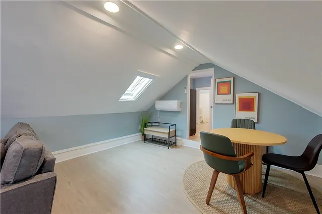 $5,334 | 382 Spring Street, Unit 3, Newport, RI 02840