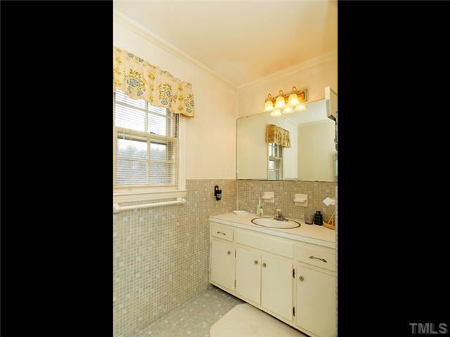 4413 Pitt Street Raleigh, NC 27609 - Photo 22 of 25 Photo 22