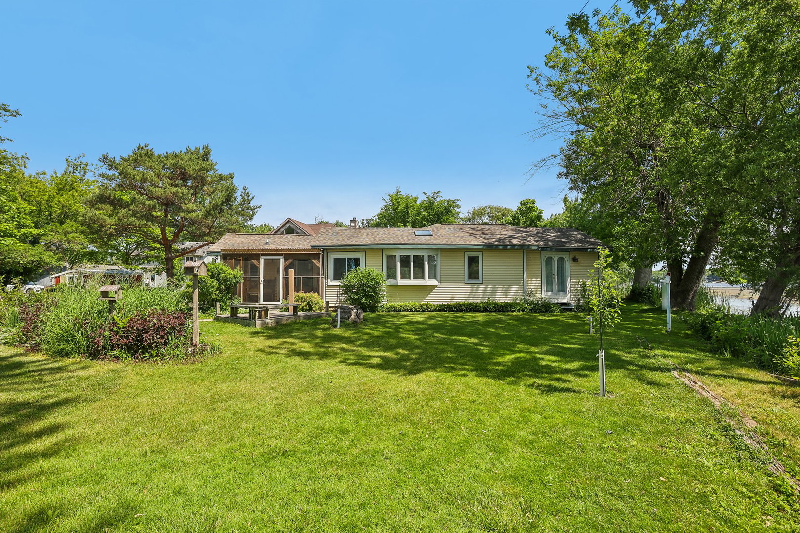 34983 Hickory Avenue Ingleside, IL 60041 - Photo 2 of 51
