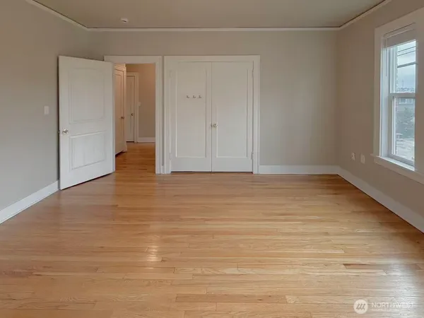 $178,000 | 901 Northeast 43rd Street, Unit 201, Seattle, WA 98105