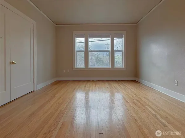 $178,000 | 901 Northeast 43rd Street, Unit 201, Seattle, WA 98105