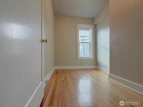 $178,000 | 901 Northeast 43rd Street, Unit 201, Seattle, WA 98105