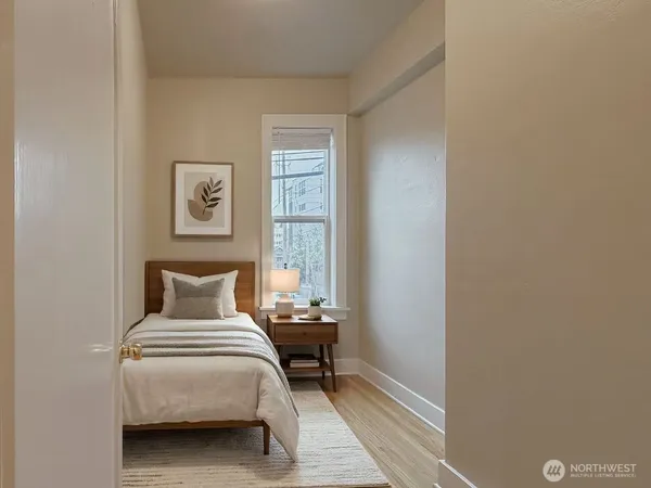 $178,000 | 901 Northeast 43rd Street, Unit 201, Seattle, WA 98105