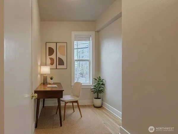 $178,000 | 901 Northeast 43rd Street, Unit 201, Seattle, WA 98105