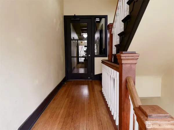 $178,000 | 901 Northeast 43rd Street, Unit 201, Seattle, WA 98105