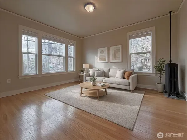 $178,000 | 901 Northeast 43rd Street, Unit 201, Seattle, WA 98105