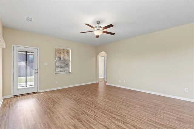 $299,900 | 132 Bowen Street, Anna, TX 75409