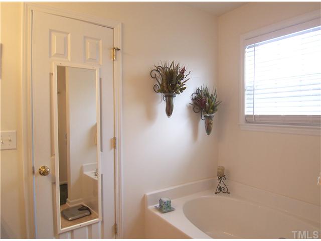 2115 Summer Shire Way Raleigh, NC 27604 - Photo 17 of 25 View of the Master Bath's soaking tub.