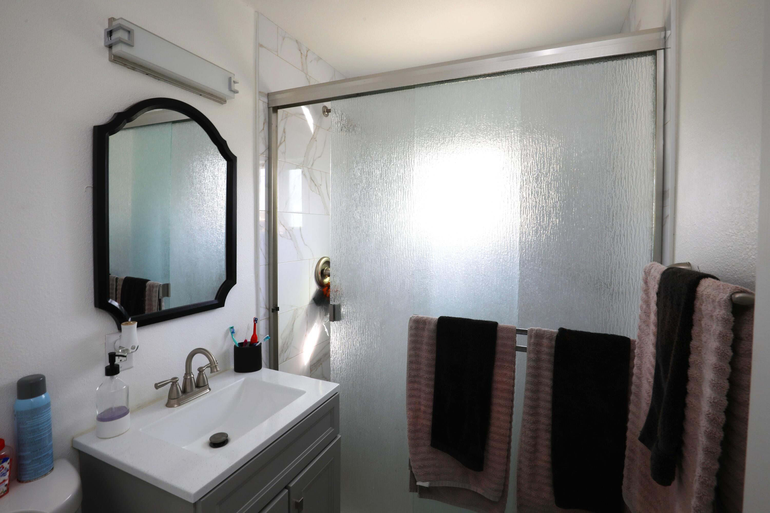 150-166 Johnson Road Oxnard, CA 93033 - Photo 13 of 13 Johnson Bathroom