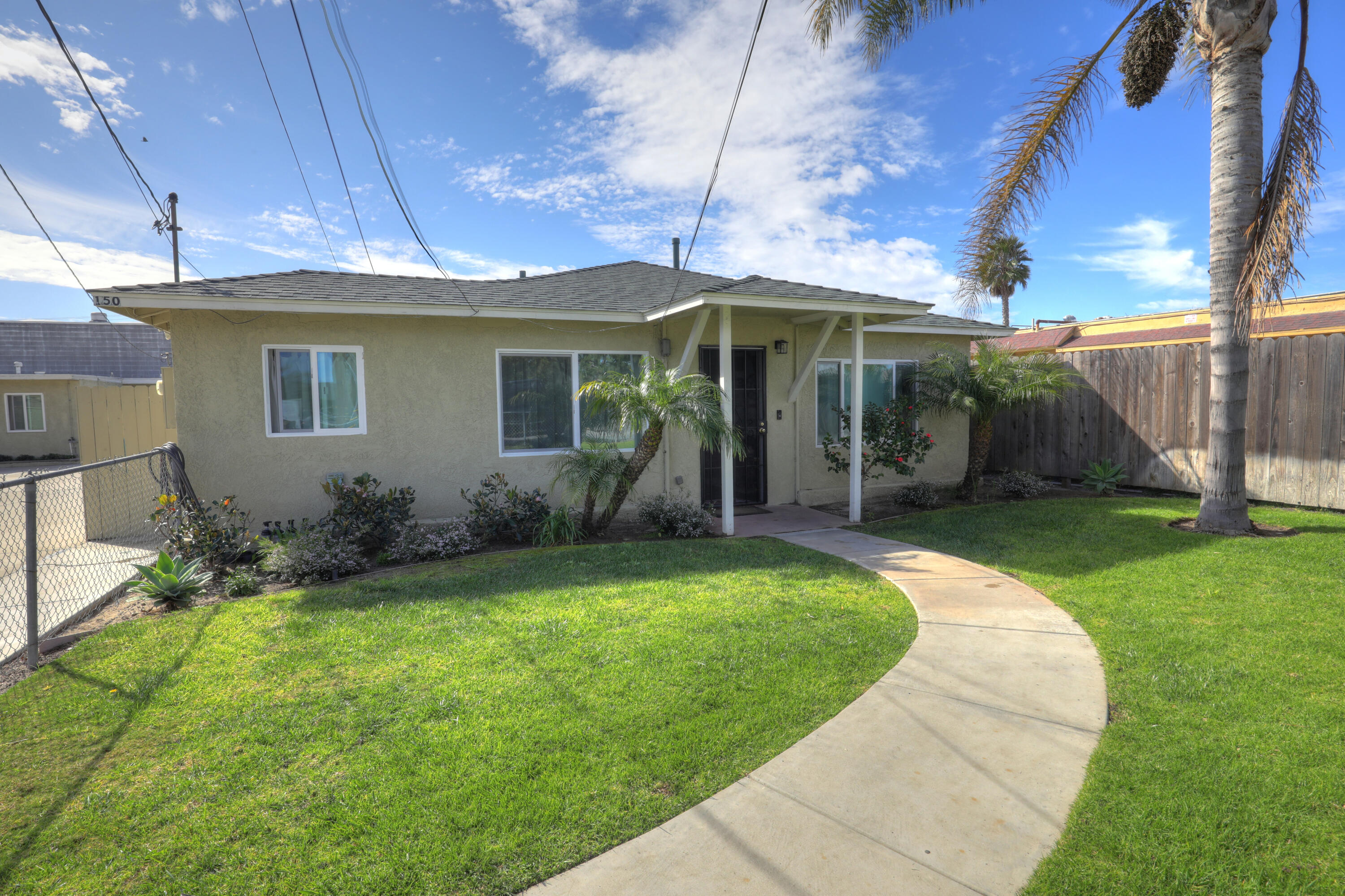 150-166 Johnson Road Oxnard, CA 93033 - Photo 5 of 13 150 House