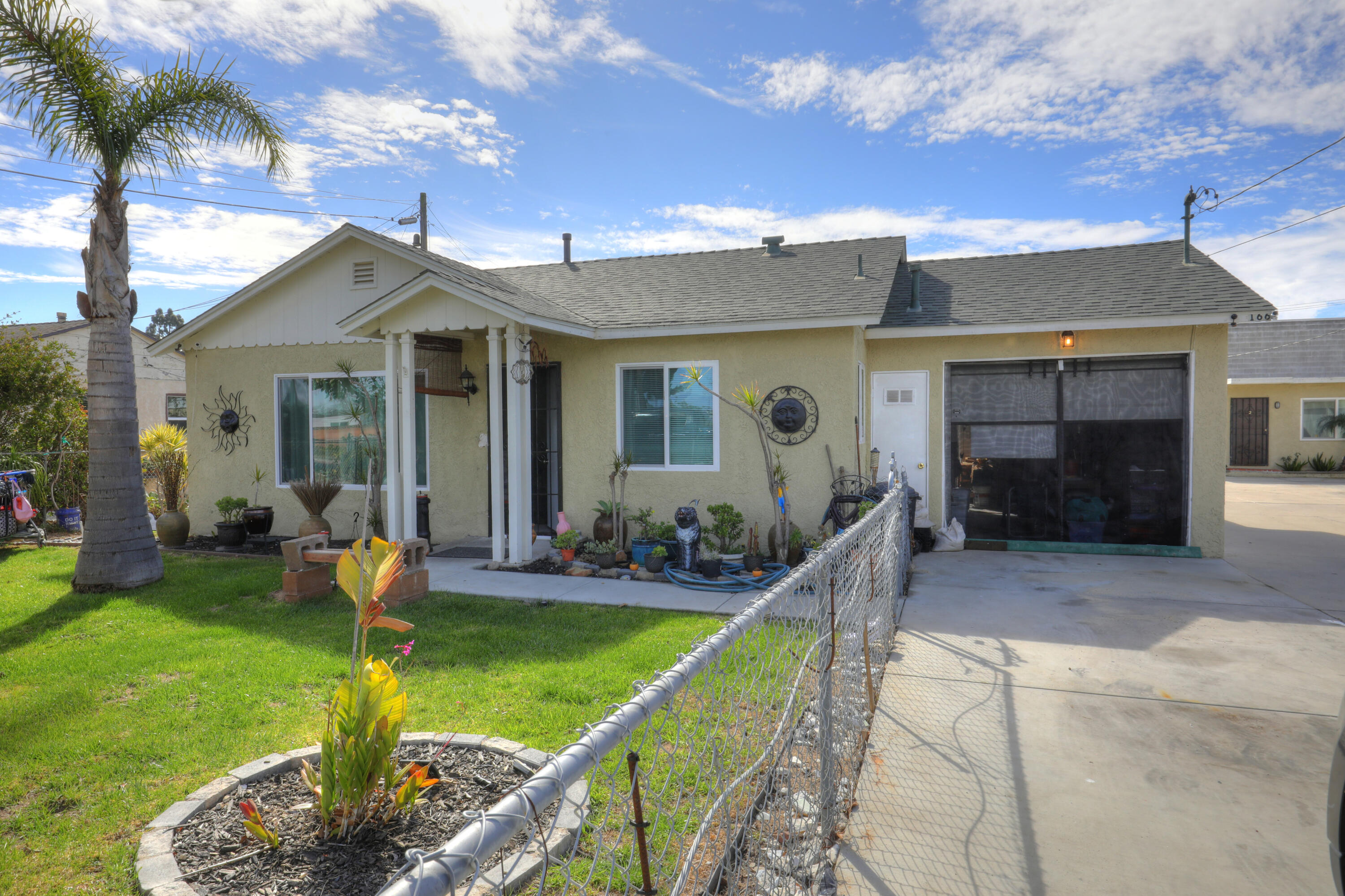 150-166 Johnson Road Oxnard, CA 93033 - Photo 6 of 13 166 House
