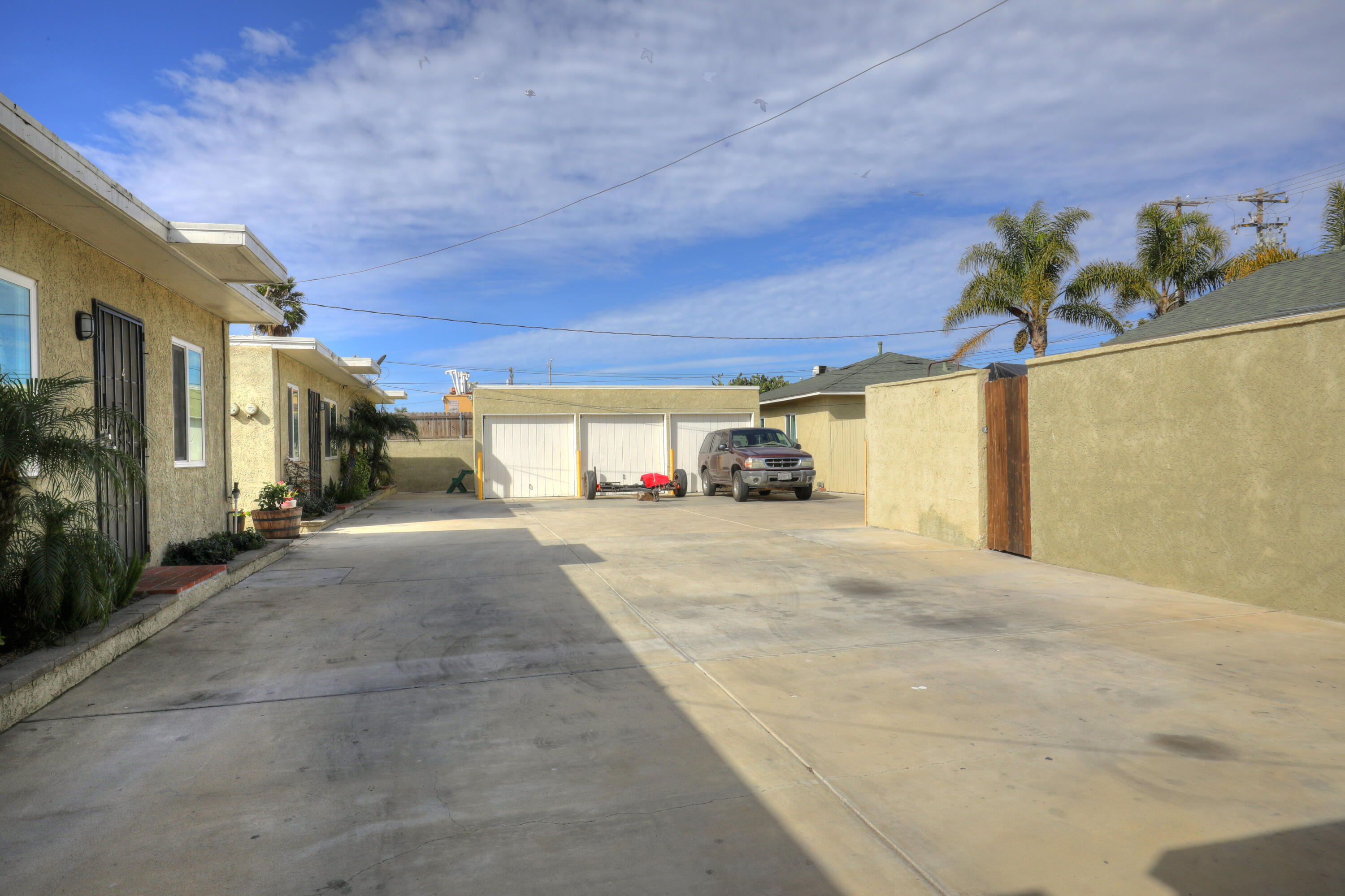 150-166 Johnson Road Oxnard, CA 93033 - Photo 8 of 13 Johnson Garages
