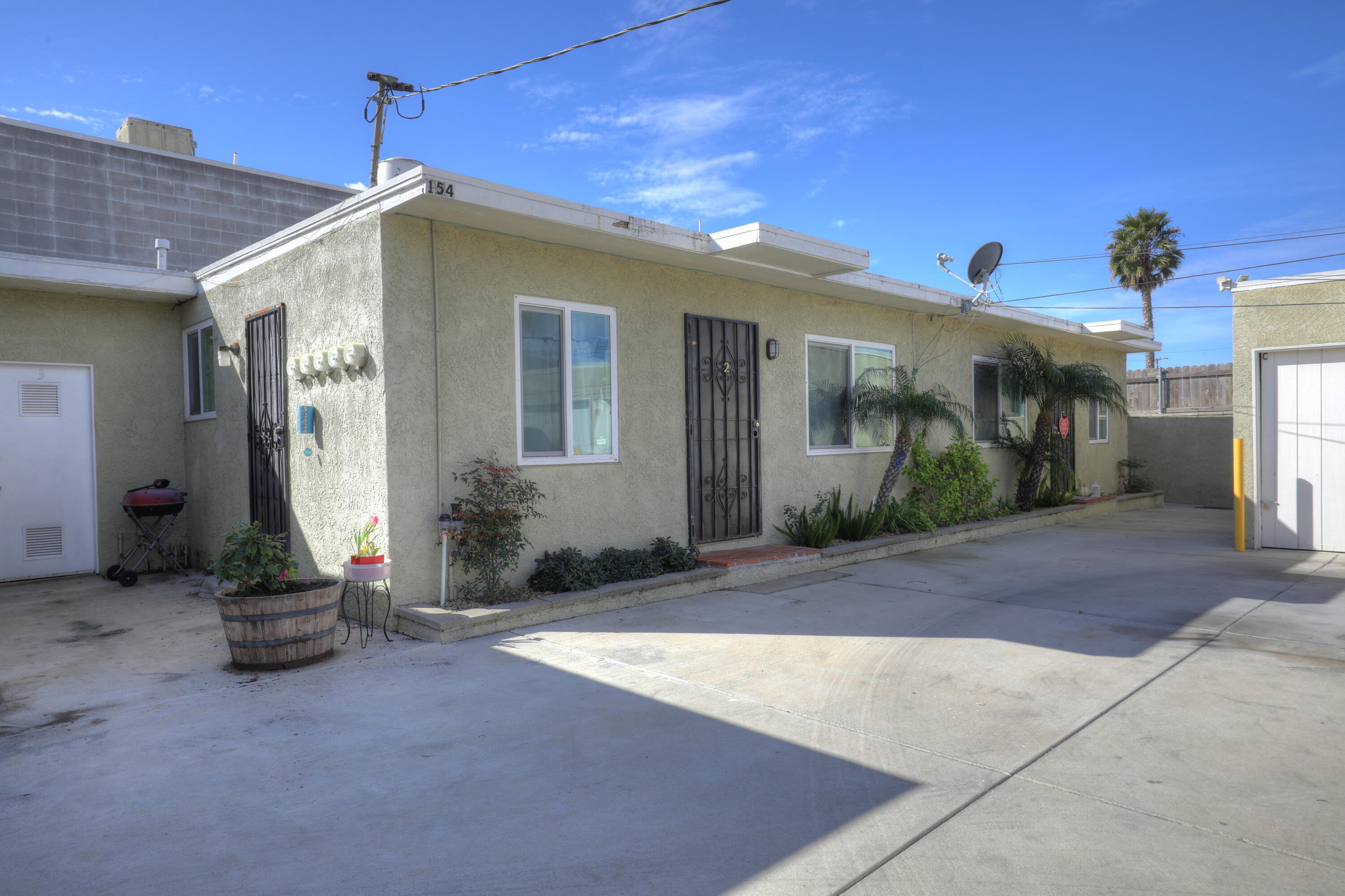 150-166 Johnson Road Oxnard, CA 93033 - Photo 9 of 13 Johnson Corner 1