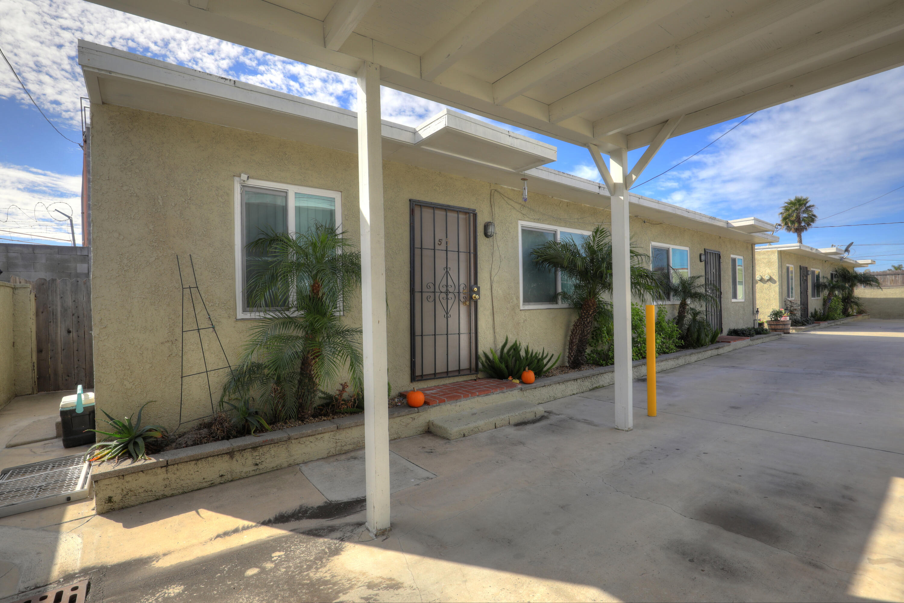 150-166 Johnson Road Oxnard, CA 93033 - Photo 10 of 13 Johnson Corner 2