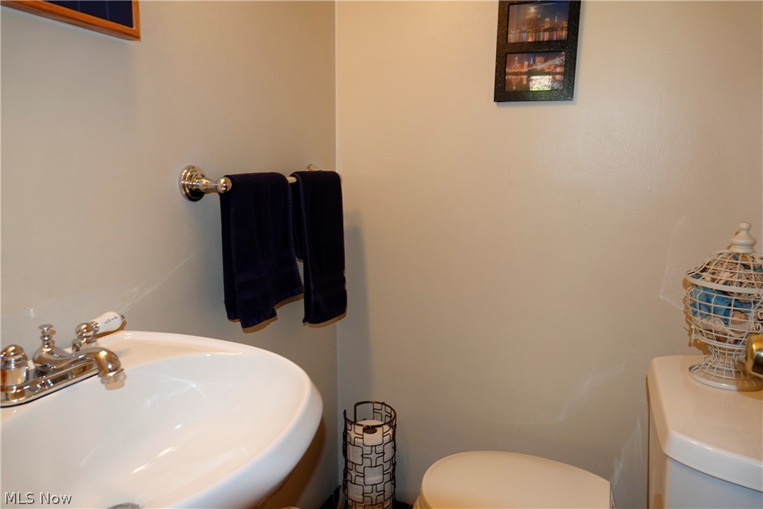 1168 Croyden Road Lyndhurst, OH 44124 - Photo 19 of 26