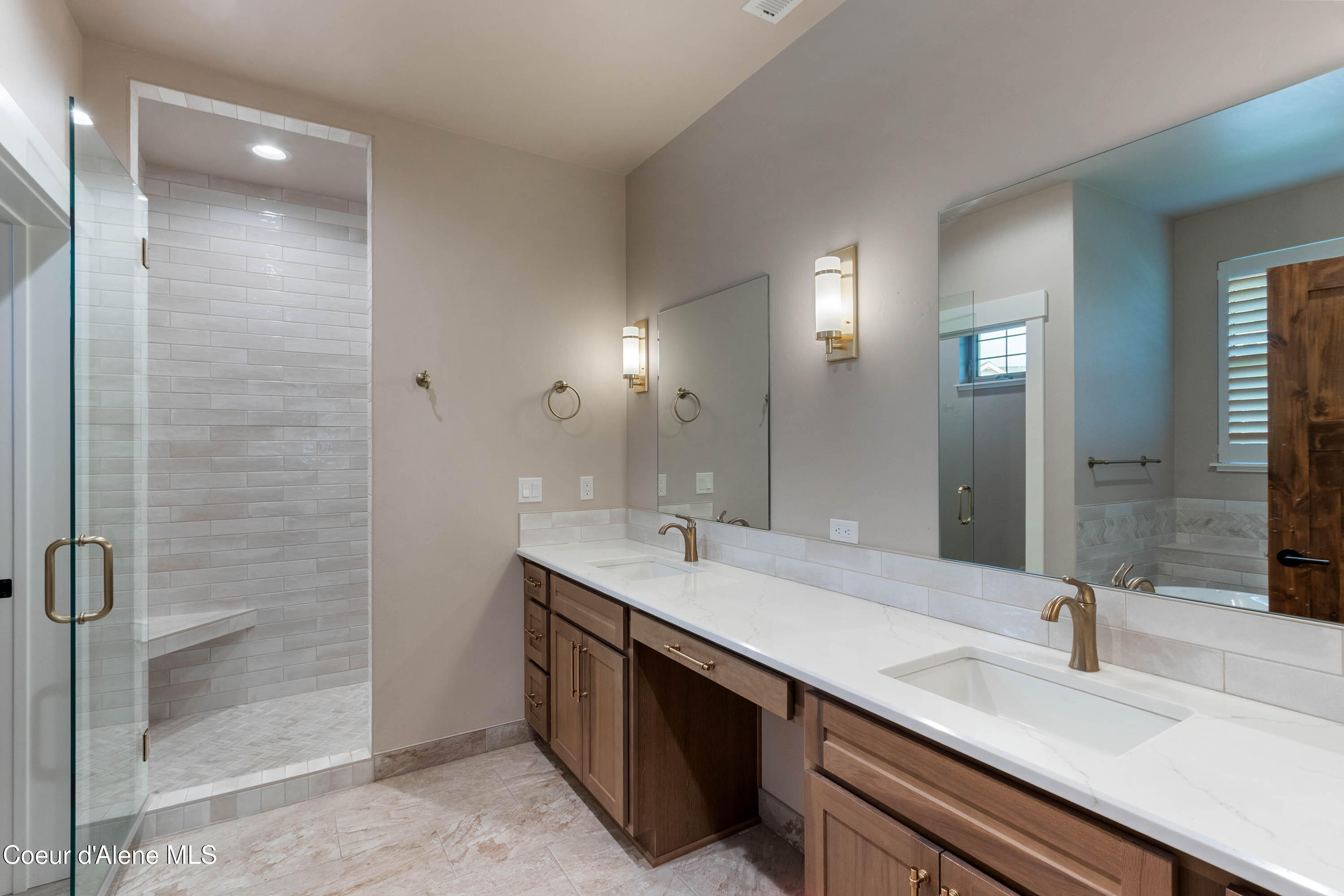 403 Slaveck Dover, ID 83825 - Photo 19 of 52 Master Suite Vanity