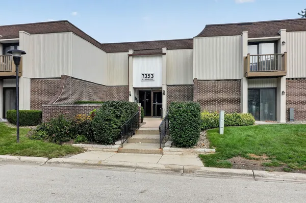 $250,000 | 7353 Blackburn Avenue, Unit K106, Downers Grove, IL 60516