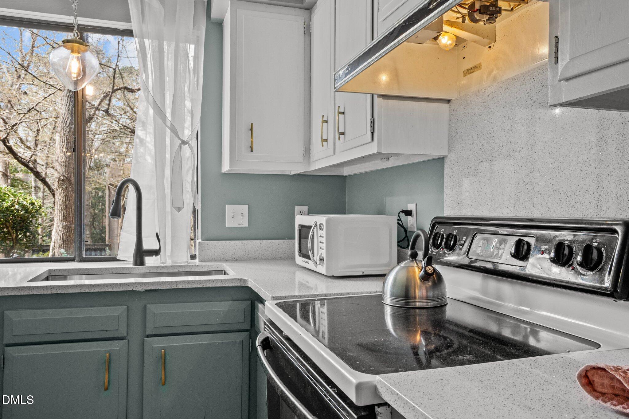 3080 Colony Road, Unit 3080A Durham, NC 27705 - Photo 15 of 36 Kitchen (2)