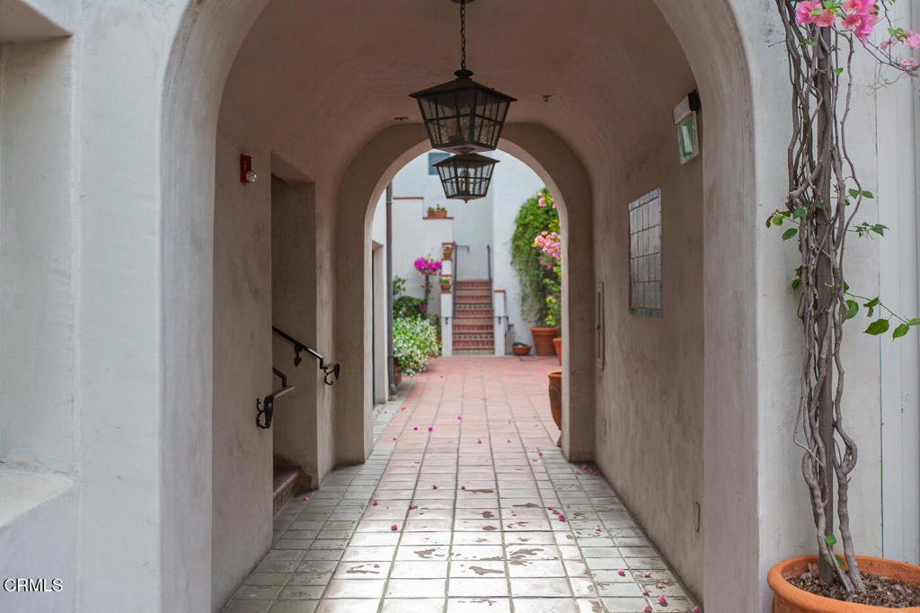 700 Union Street, Unit 302 Pasadena, CA 91101 - Photo 26 of 30 a very nice looking outside view