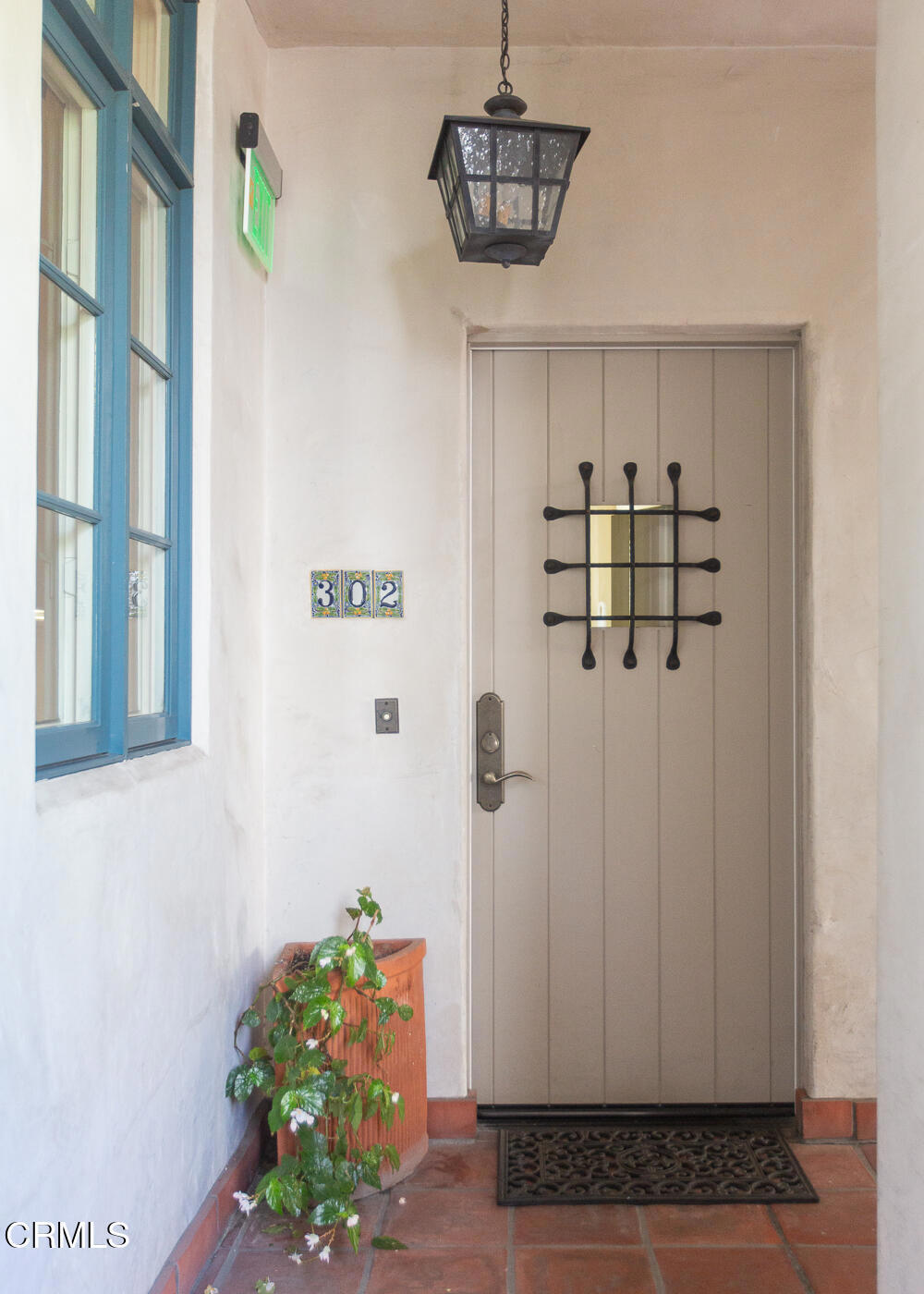 700 Union Street, Unit 302 Pasadena, CA 91101 - Photo 4 of 30 a view of entryway with wooden floor