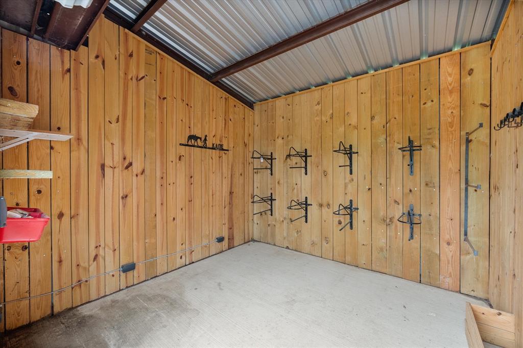 845 North Cardinal Road Azle, TX 76020 - Photo 22 of 37 Tack room