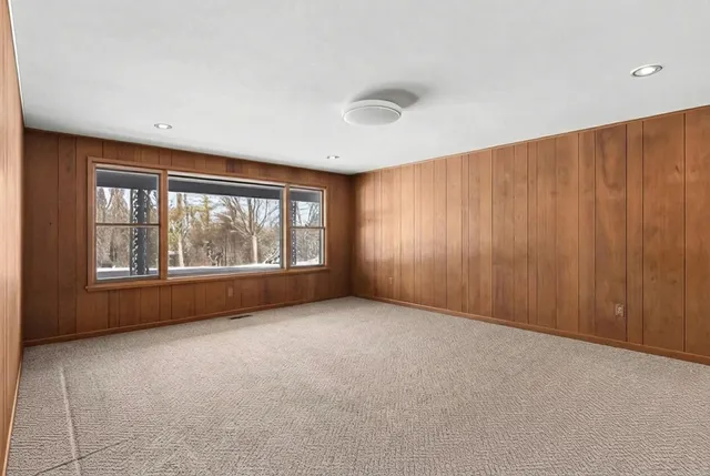 $389,914 | 10827 North 12th Street, Plainwell, MI 49080