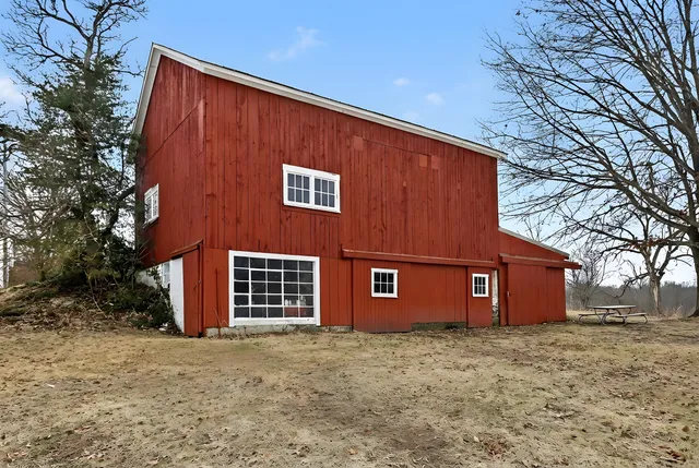 $389,914 | 10827 North 12th Street, Plainwell, MI 49080