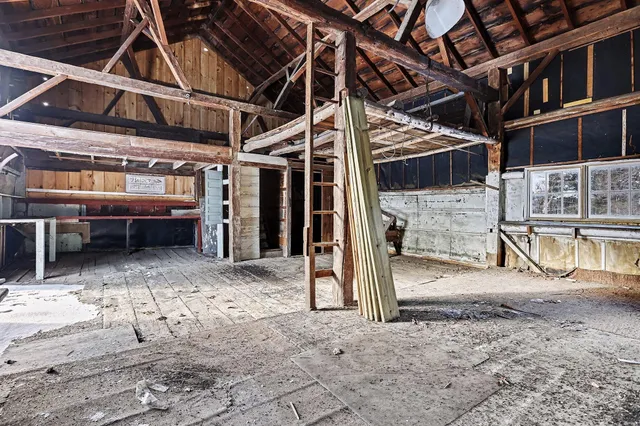 $389,914 | 10827 North 12th Street, Plainwell, MI 49080