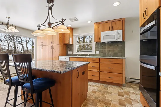 $389,914 | 10827 North 12th Street, Plainwell, MI 49080