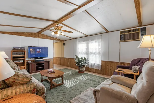 $66,000 | 6 Pine Street, Colebrook, NH 03576