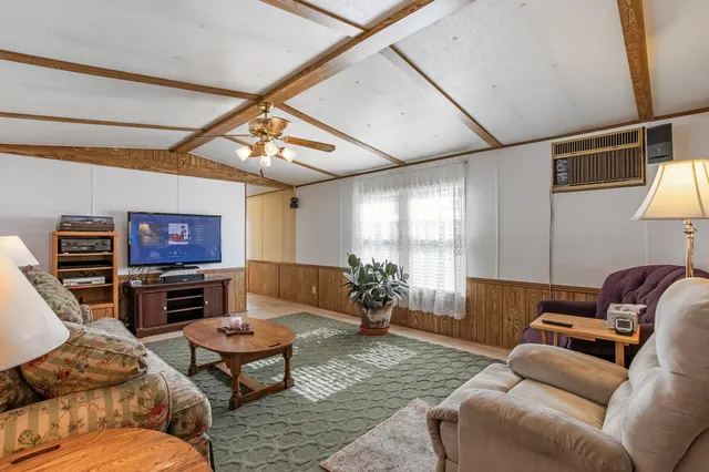 $66,000 | 6 Pine Street, Colebrook, NH 03576