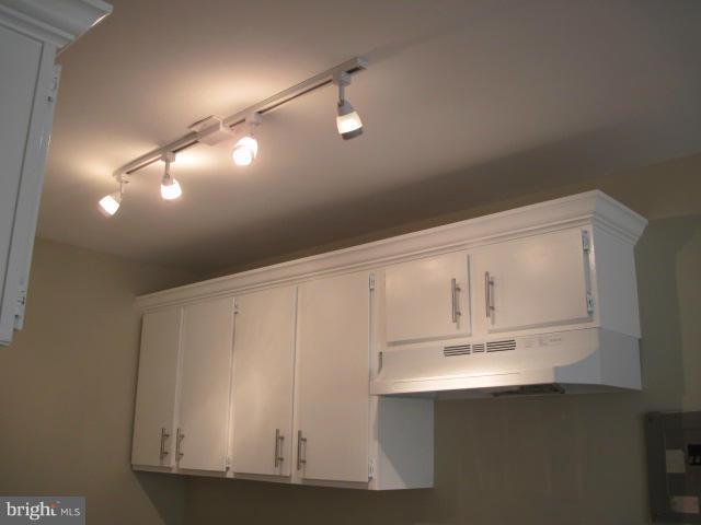 1200 South Arlington Ridge Road, Unit 602 Arlington, VA 22202 - Photo 9 of 25 Kitchen