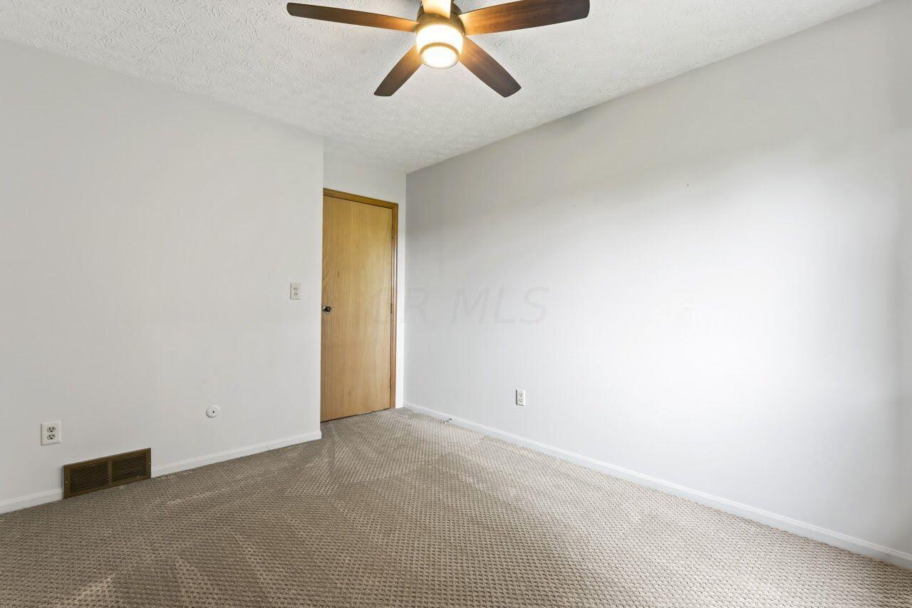 4449 Summit Road Southwest Pataskala, OH 43062 - Photo 27 of 62 Bedroom