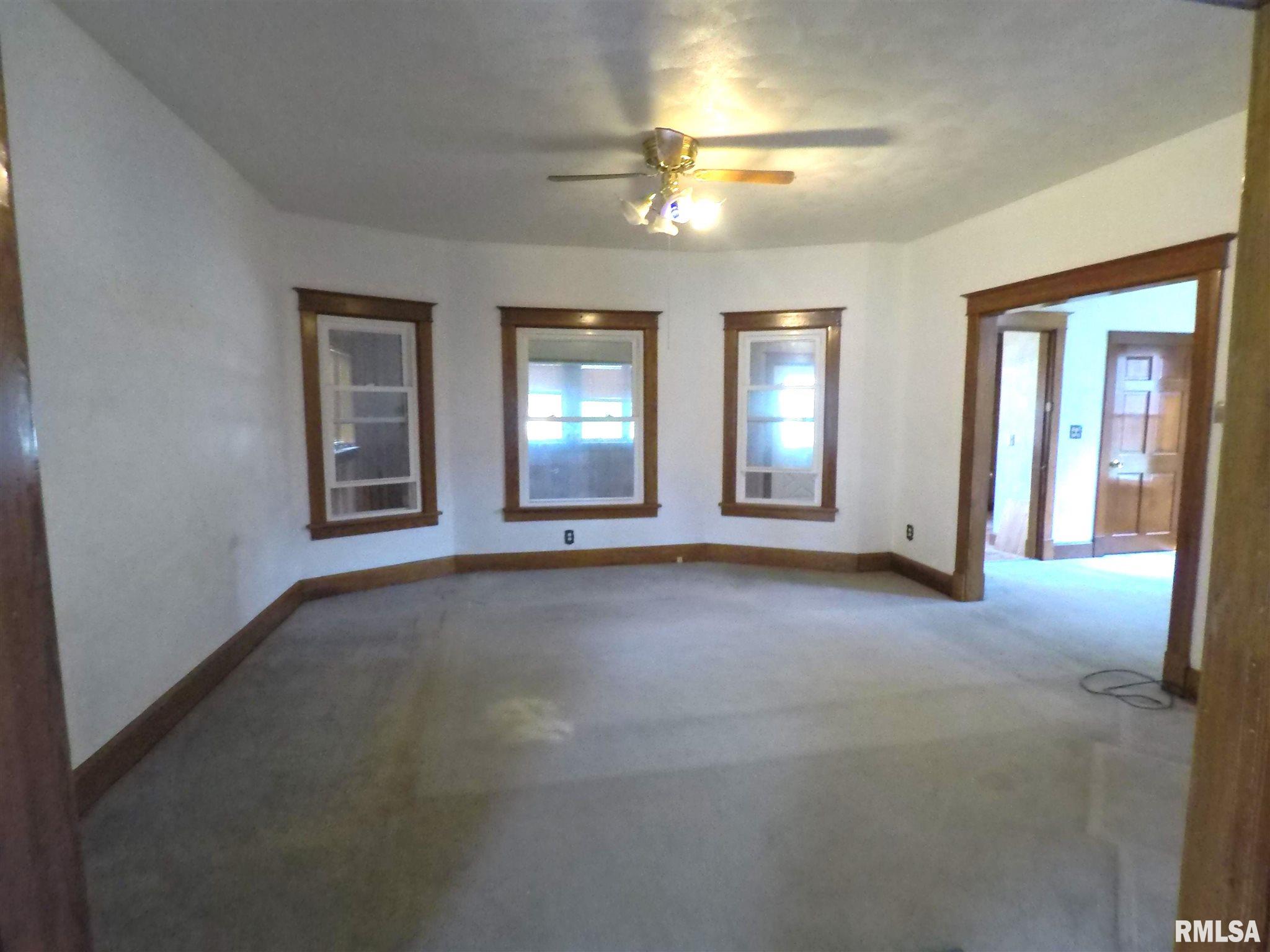 433 44th Street Moline, IL 61265 - Photo 11 of 17 Gallery Image 11
